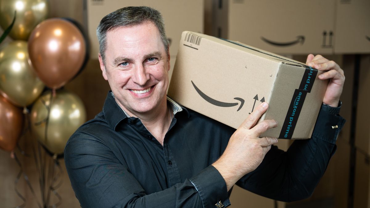 Jak to funguje v Amazonu. Balíček je v polici podle rozměru i šance na prodej